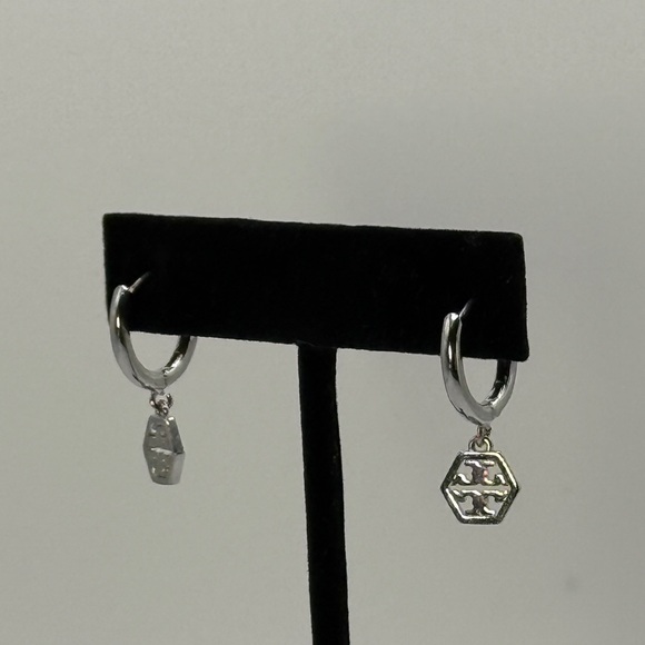 ✨ Tory Burch Silver Hexagon Drop Earrings - Picture 3 of 4